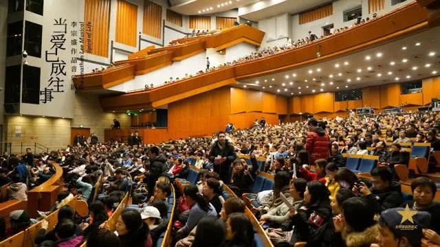 李宗盛作品音乐剧《当爱已成往事》嗨翻演出市场，带来新思考