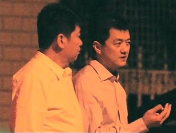 王菲又跟李亚鹏同框，合体庆祝李嫣14岁生日，谢霆锋没意见吗？