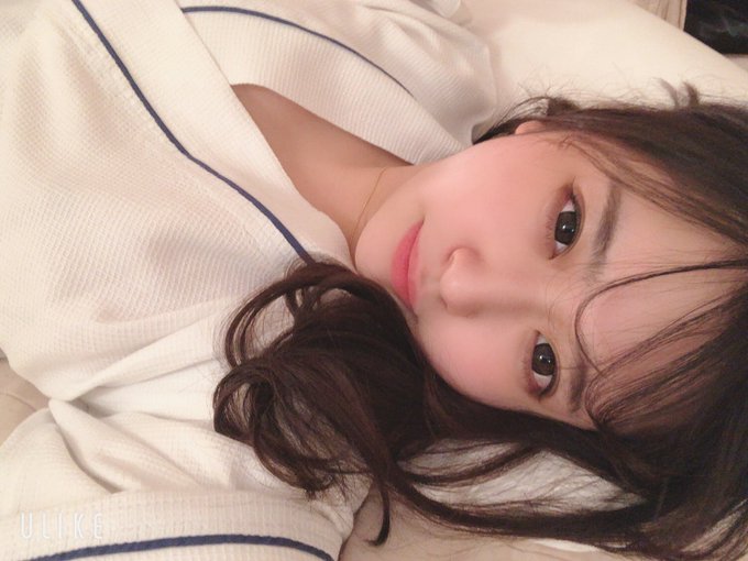 19岁美少女写真偶像桃尻香奈芽下海AV专属出道！