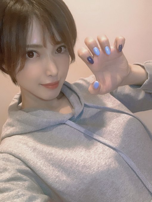 美艳大姐姐「君岛美绪」私底下是天然呆？