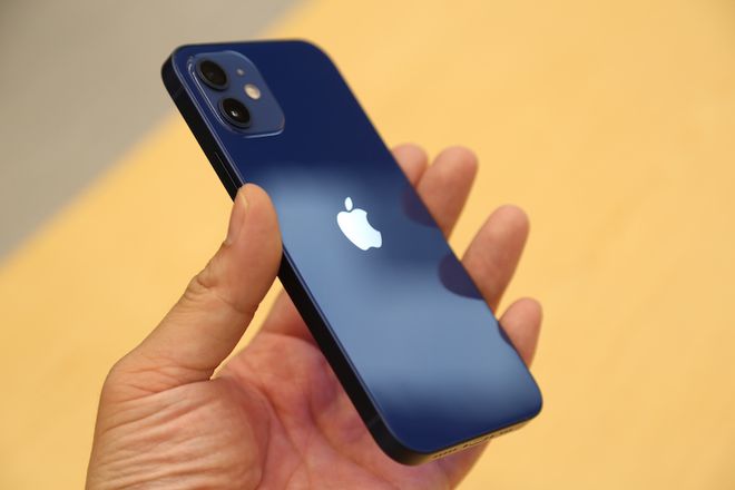 iPhone 12到底有多蓝？摸了真机的人告诉你