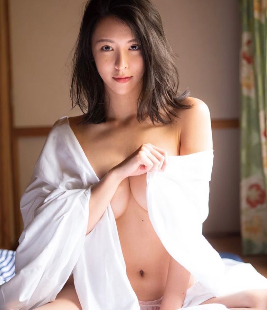 日本健身美女奈月塞娜最新写真，突破尺度晒好身材